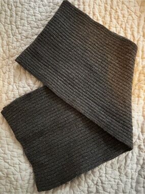 GAP Charcoal Gray Ribbed Knit Scarf